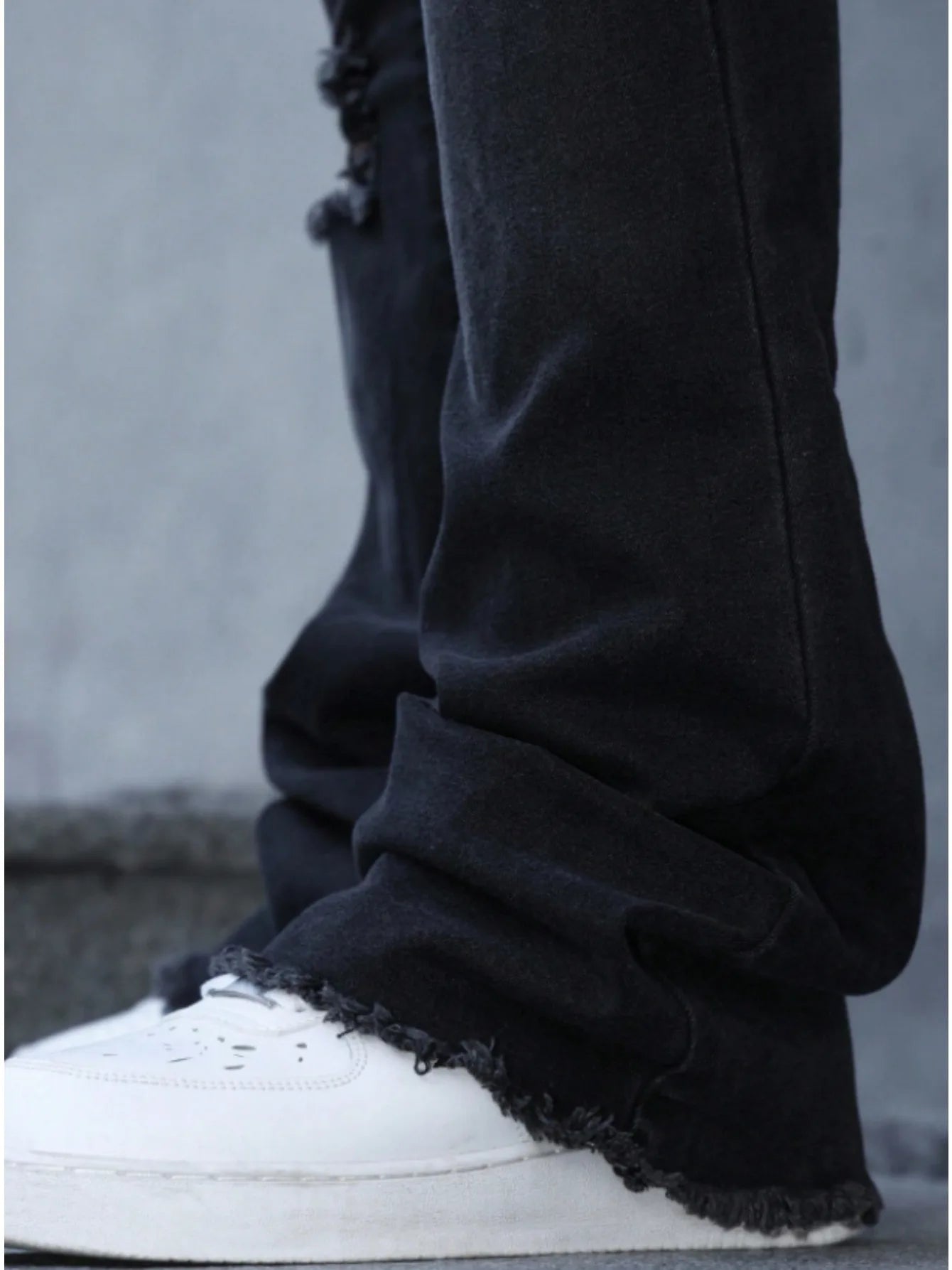 Men's American-style vintage ripped knee jeans, high-street straight-leg pants, slight flare jeans, suitable for all seasons